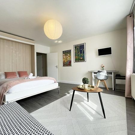 L'Aviateur - Self Check In Apartment Chartres Bagian luar foto